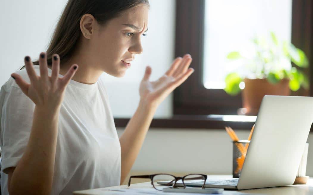 Les galères de la vie digitale qu’on connaît tous (et qu’on ne veut pas avouer)
