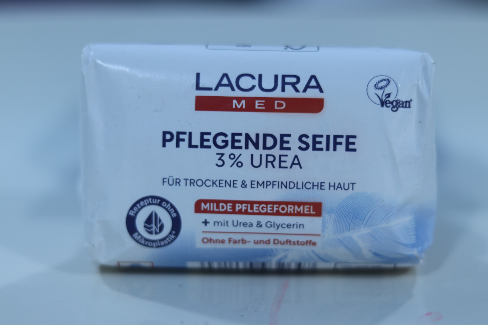 LACURA MED